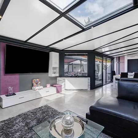 Lilas No Holiday home *